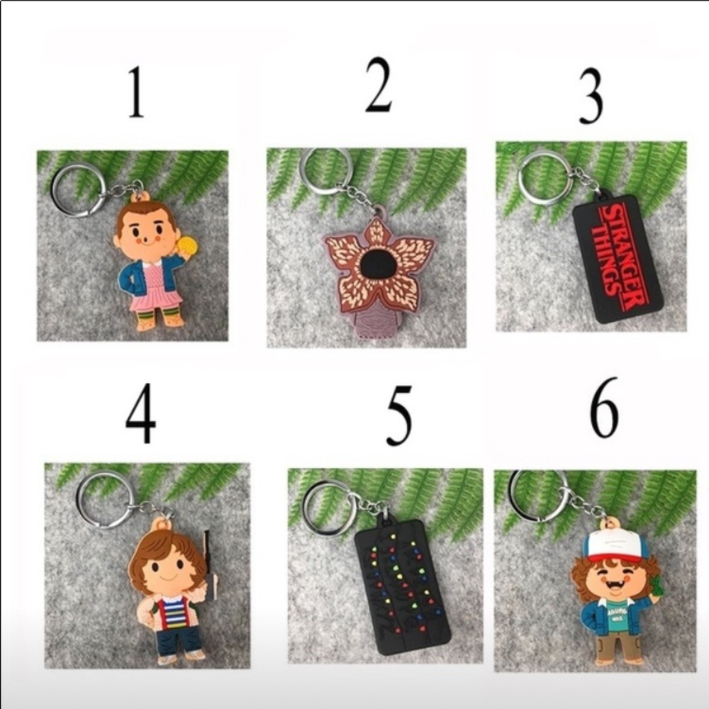 🎄“ stranger things” keychains🎄